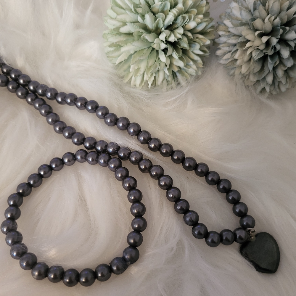 Elegant Gray Pearl Necklace and Bracelet Set